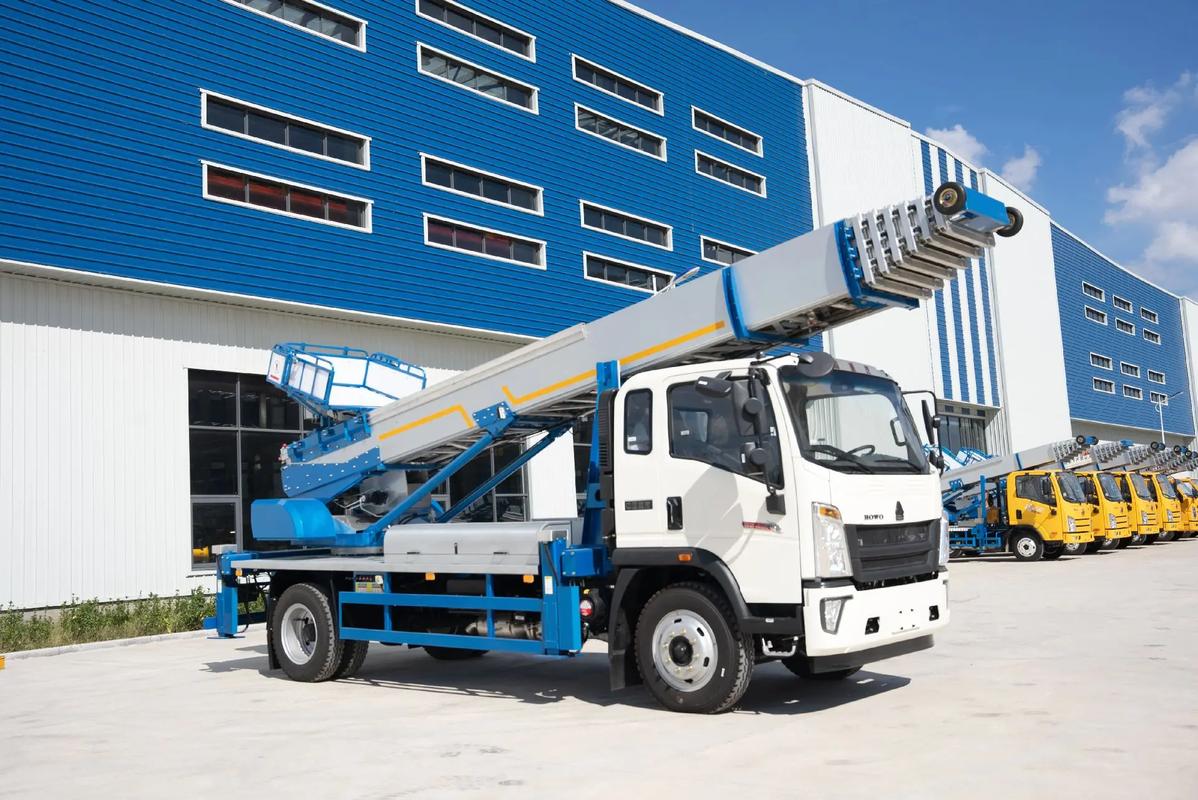 徐州泉山出租云梯车高空作业车 建筑垃圾搬运